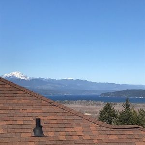 Meet your Posher, Megghan